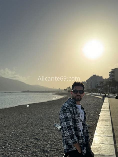 chaperos gay alicante|Chaperos en Alicante ciudad y escorts gay 